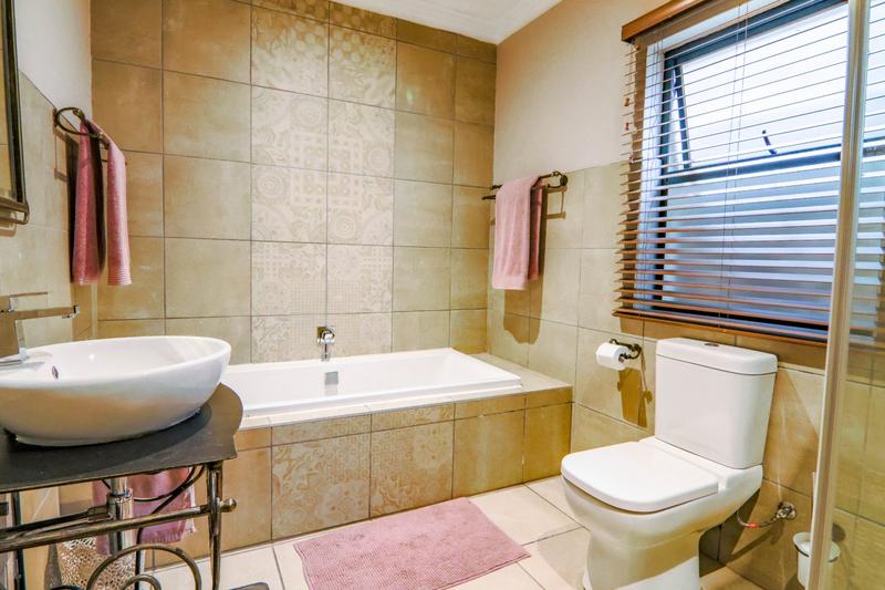 4 Bedroom Property for Sale in Copperleaf Estate Gauteng