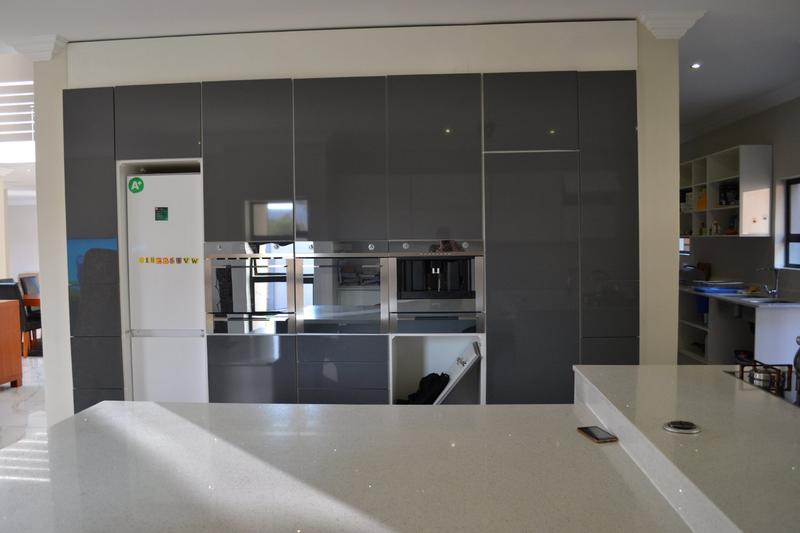 5 Bedroom Property for Sale in Copperleaf Estate Gauteng