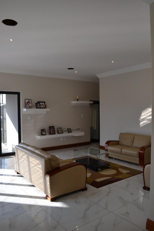 5 Bedroom Property for Sale in Copperleaf Estate Gauteng