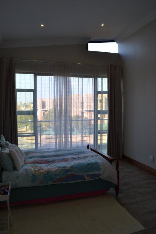 5 Bedroom Property for Sale in Copperleaf Estate Gauteng