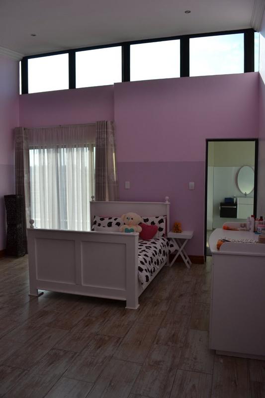 5 Bedroom Property for Sale in Copperleaf Estate Gauteng