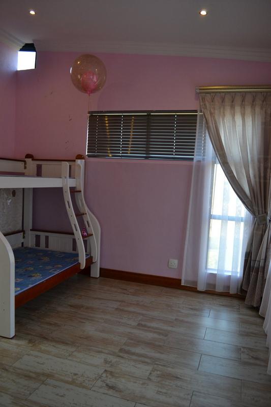 5 Bedroom Property for Sale in Copperleaf Estate Gauteng