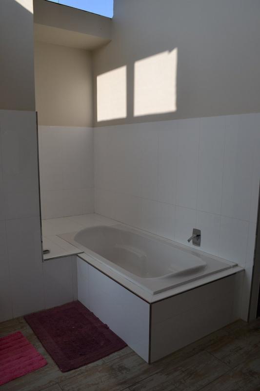 5 Bedroom Property for Sale in Copperleaf Estate Gauteng