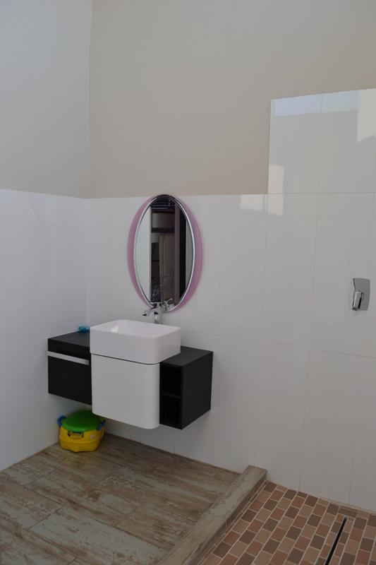 5 Bedroom Property for Sale in Copperleaf Estate Gauteng