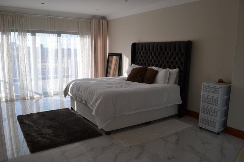 5 Bedroom Property for Sale in Copperleaf Estate Gauteng