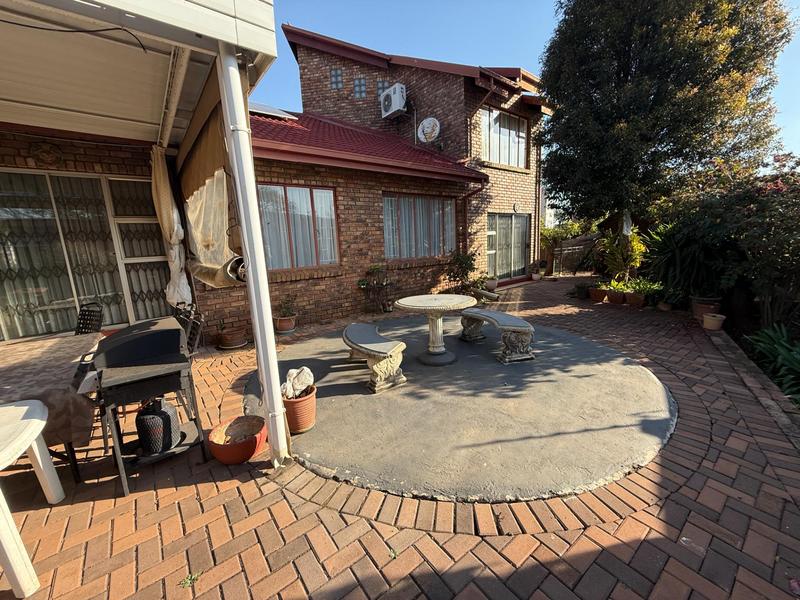 3 Bedroom Property for Sale in Rooihuiskraal Gauteng