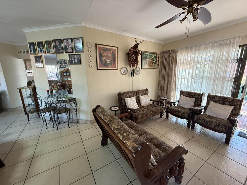 3 Bedroom Property for Sale in Rooihuiskraal Gauteng