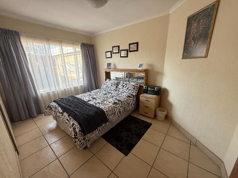 3 Bedroom Property for Sale in Rooihuiskraal Gauteng
