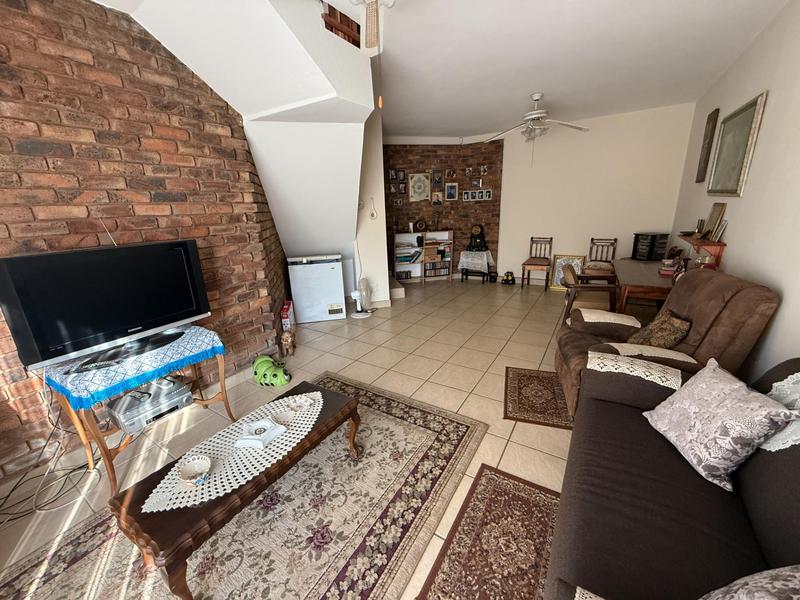 3 Bedroom Property for Sale in Rooihuiskraal Gauteng