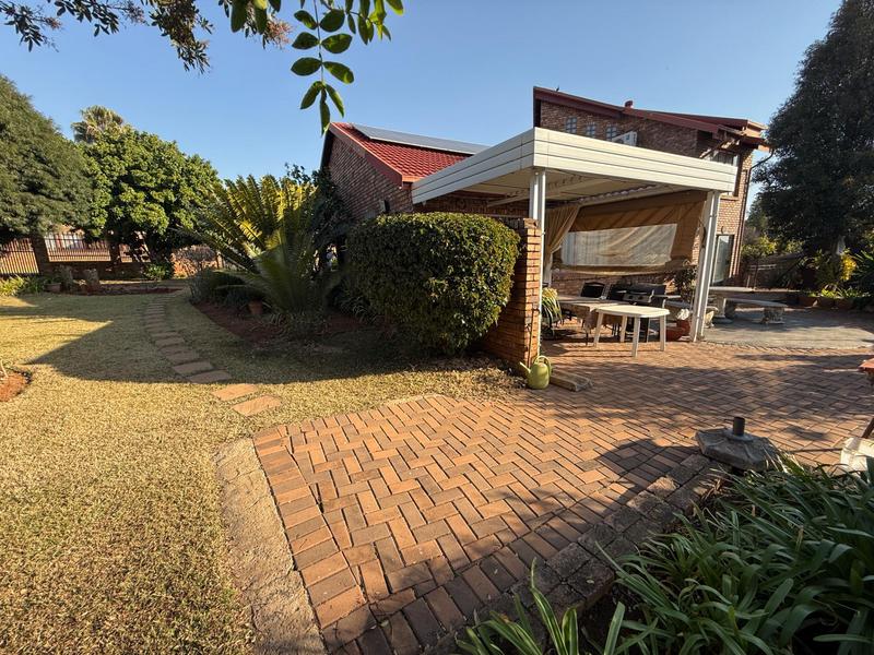 3 Bedroom Property for Sale in Rooihuiskraal Gauteng