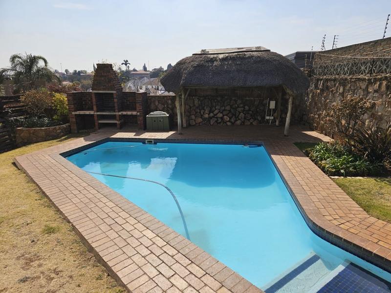 2 Bedroom Property for Sale in Johannesburg Gauteng