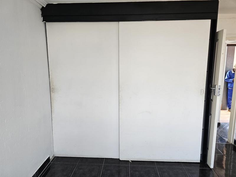 2 Bedroom Property for Sale in Johannesburg Gauteng