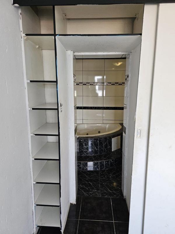 2 Bedroom Property for Sale in Johannesburg Gauteng