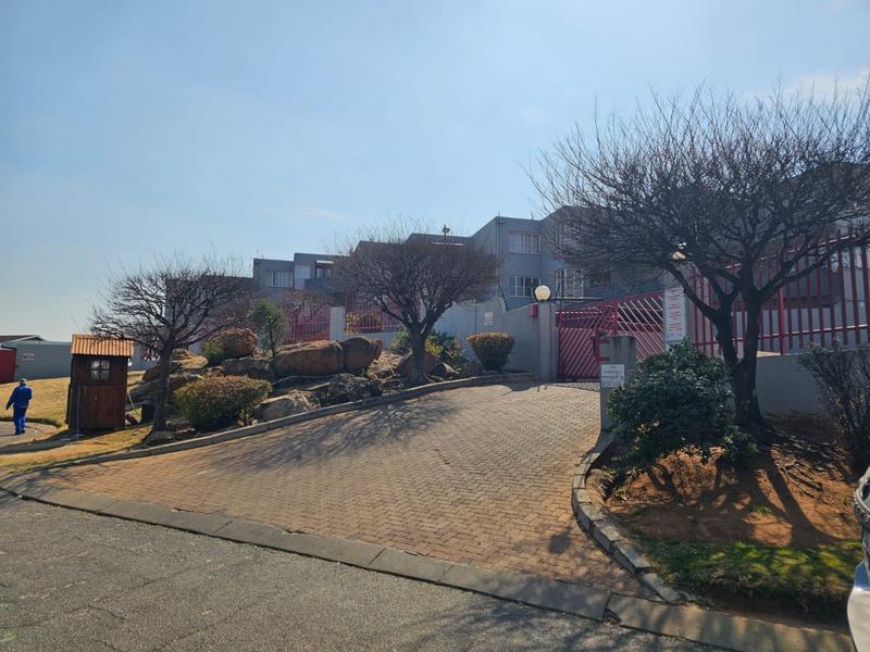 2 Bedroom Property for Sale in Johannesburg Gauteng