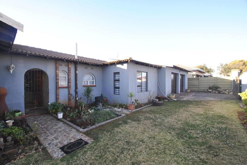 3 Bedroom Property for Sale in Dawn Park Gauteng
