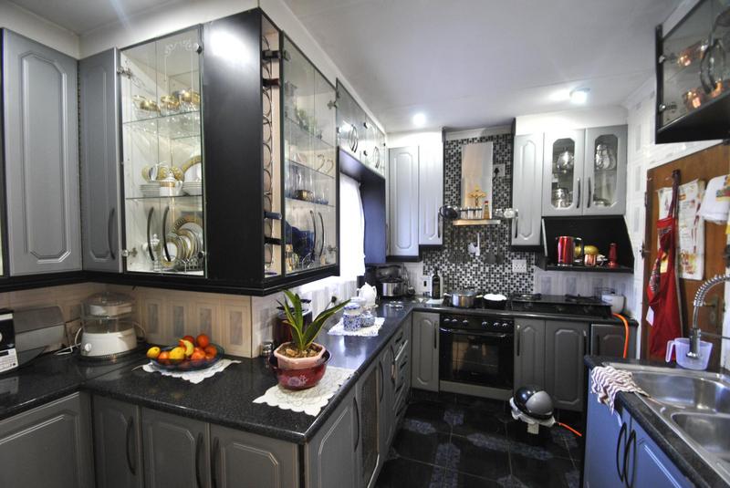 3 Bedroom Property for Sale in Dawn Park Gauteng