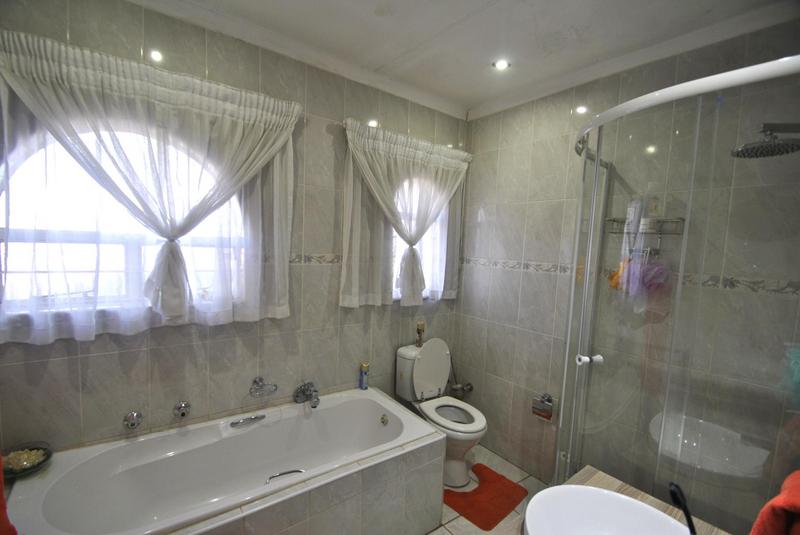 3 Bedroom Property for Sale in Dawn Park Gauteng