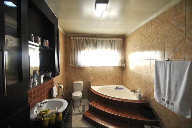3 Bedroom Property for Sale in Dawn Park Gauteng