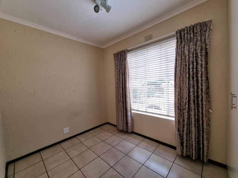 To Let 2 Bedroom Property for Rent in Strubensvallei Gauteng