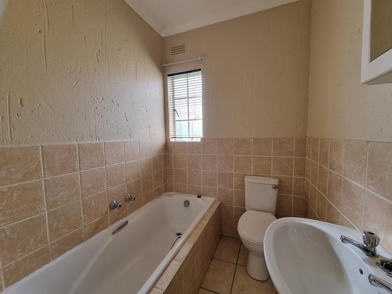 To Let 2 Bedroom Property for Rent in Strubensvallei Gauteng
