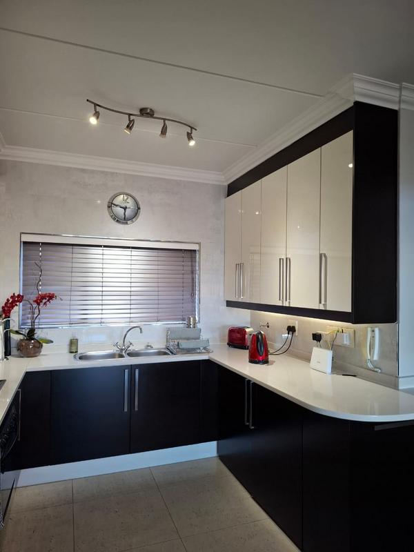 To Let 2 Bedroom Property for Rent in Bedfordview Gauteng
