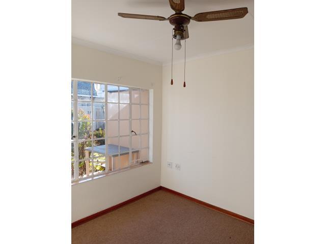 To Let 1 Bedroom Property for Rent in Meadowbrook Gauteng