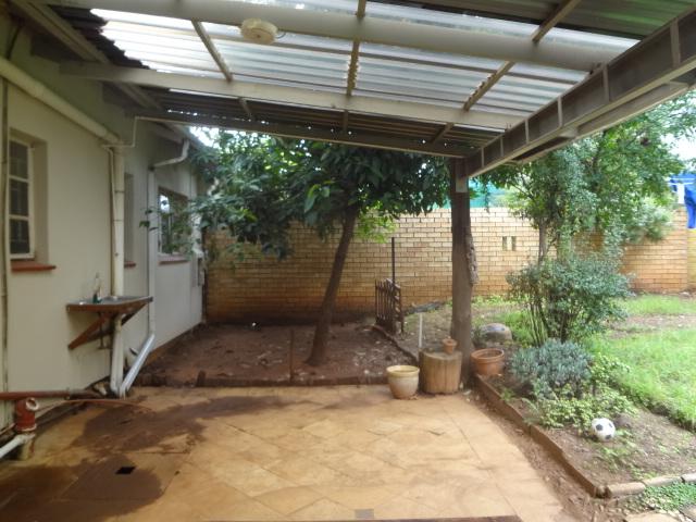 To Let 3 Bedroom Property for Rent in Lakeside Gauteng