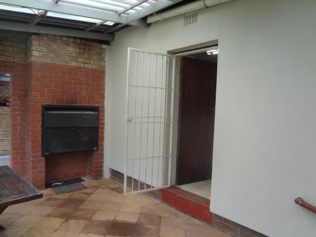 To Let 3 Bedroom Property for Rent in Lakeside Gauteng