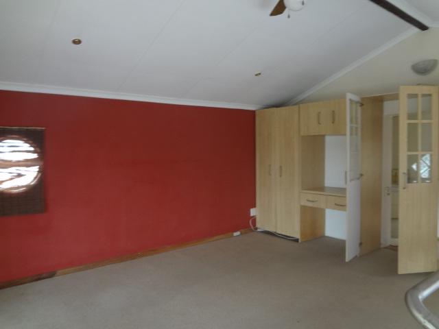 To Let 3 Bedroom Property for Rent in Lakeside Gauteng