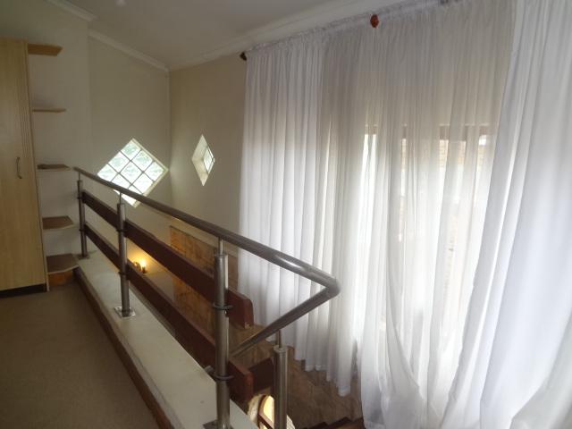 To Let 3 Bedroom Property for Rent in Lakeside Gauteng