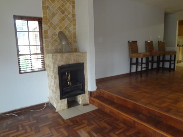 To Let 3 Bedroom Property for Rent in Lakeside Gauteng