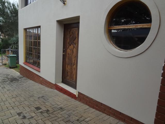 To Let 3 Bedroom Property for Rent in Lakeside Gauteng
