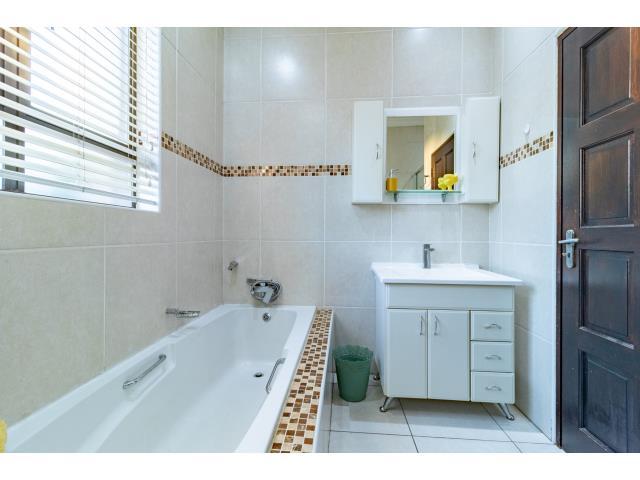 4 Bedroom Property for Sale in Bushwillow Park Estate Gauteng