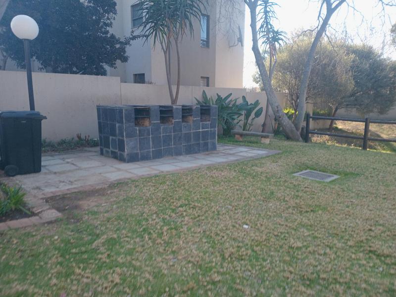 1 Bedroom Property for Sale in Paulshof Gauteng