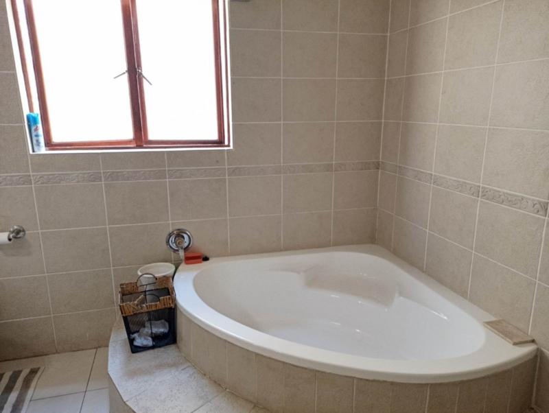 3 Bedroom Property for Sale in Bryanston Gauteng