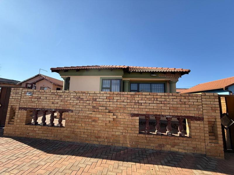 3 Bedroom Property for Sale in Protea Glen Gauteng