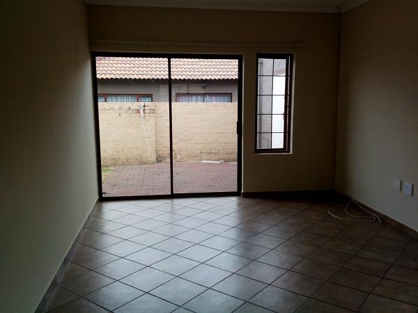 To Let 2 Bedroom Property for Rent in Heatherview Gauteng
