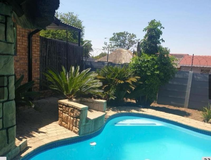 To Let 4 Bedroom Property for Rent in Freeway Park Gauteng