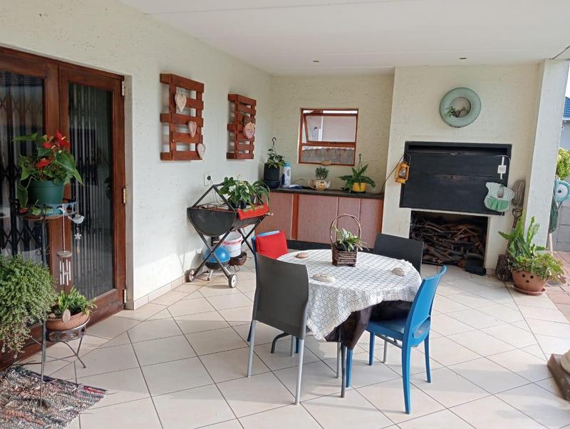 To Let 4 Bedroom Property for Rent in Dalpark Gauteng