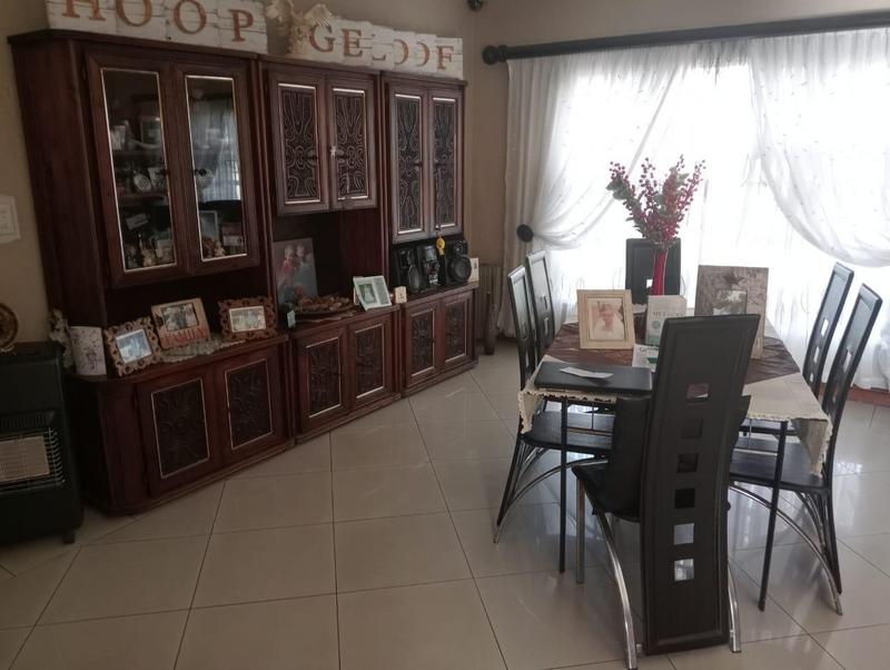 To Let 4 Bedroom Property for Rent in Dalpark Gauteng
