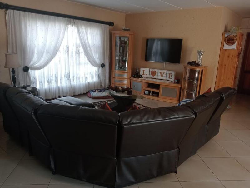 To Let 4 Bedroom Property for Rent in Dalpark Gauteng