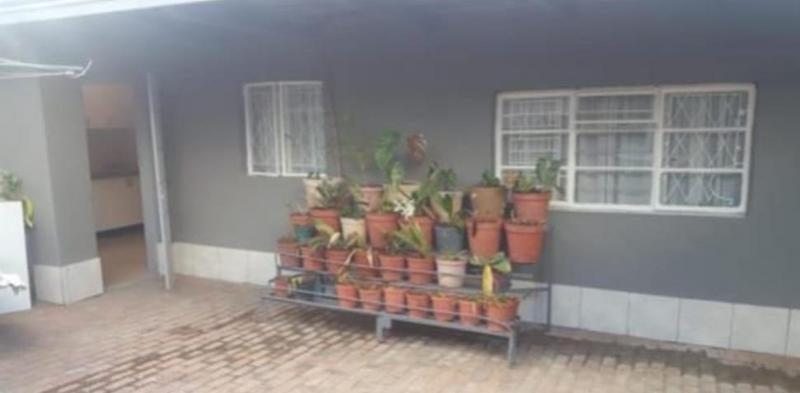 To Let 1 Bedroom Property for Rent in Germiston Central Gauteng