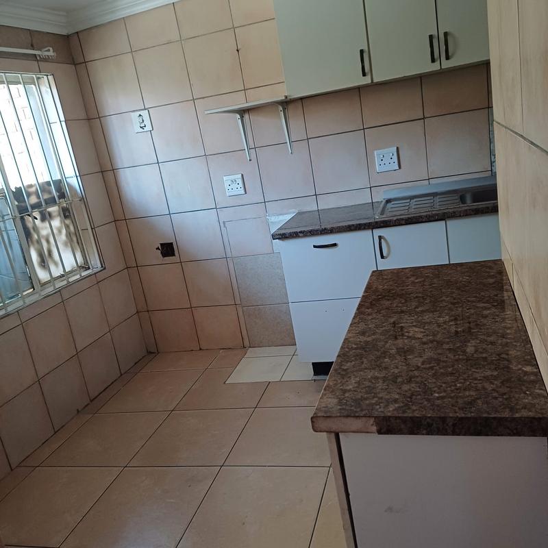 To Let 1 Bedroom Property for Rent in Germiston Central Gauteng