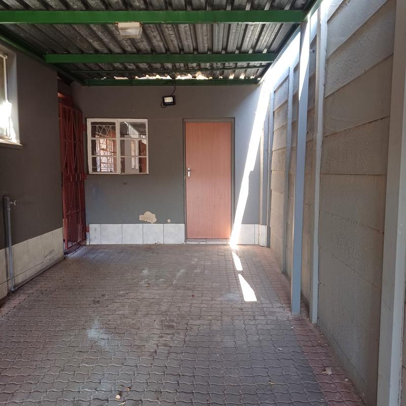 To Let 1 Bedroom Property for Rent in Germiston Central Gauteng