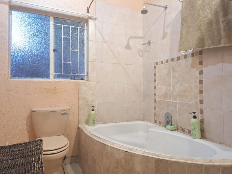 1 Bedroom Property for Sale in Edelweiss Gauteng