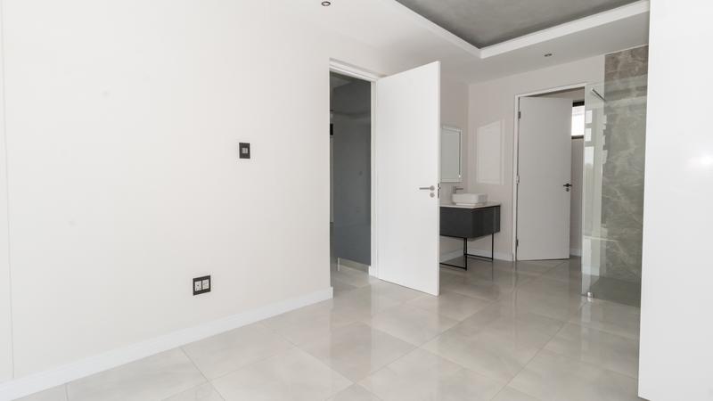 To Let 2 Bedroom Property for Rent in Houghton Estate Gauteng