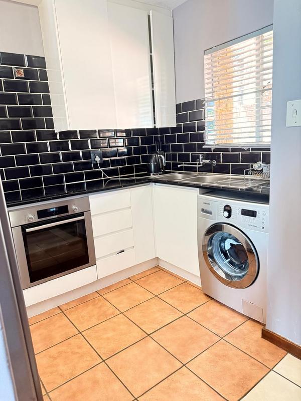 To Let 2 Bedroom Property for Rent in Mooikloof Ridge Gauteng