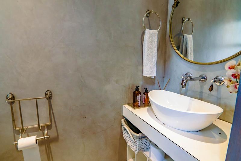 5 Bedroom Property for Sale in Copperleaf Estate Gauteng
