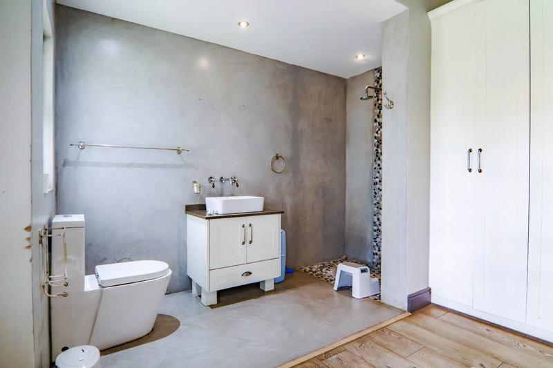 5 Bedroom Property for Sale in Copperleaf Estate Gauteng