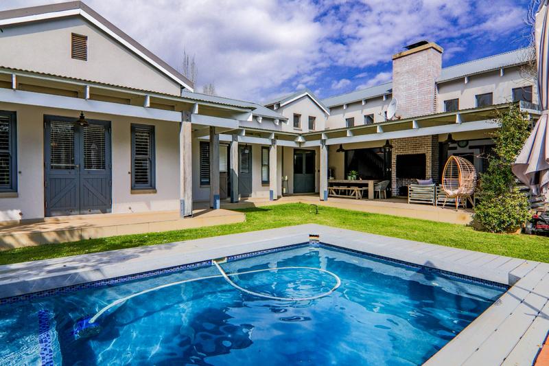 5 Bedroom Property for Sale in Copperleaf Estate Gauteng